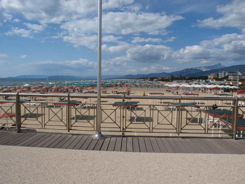 Il Pontile Holidays Apartment Marina di Pietrasanta Room photo