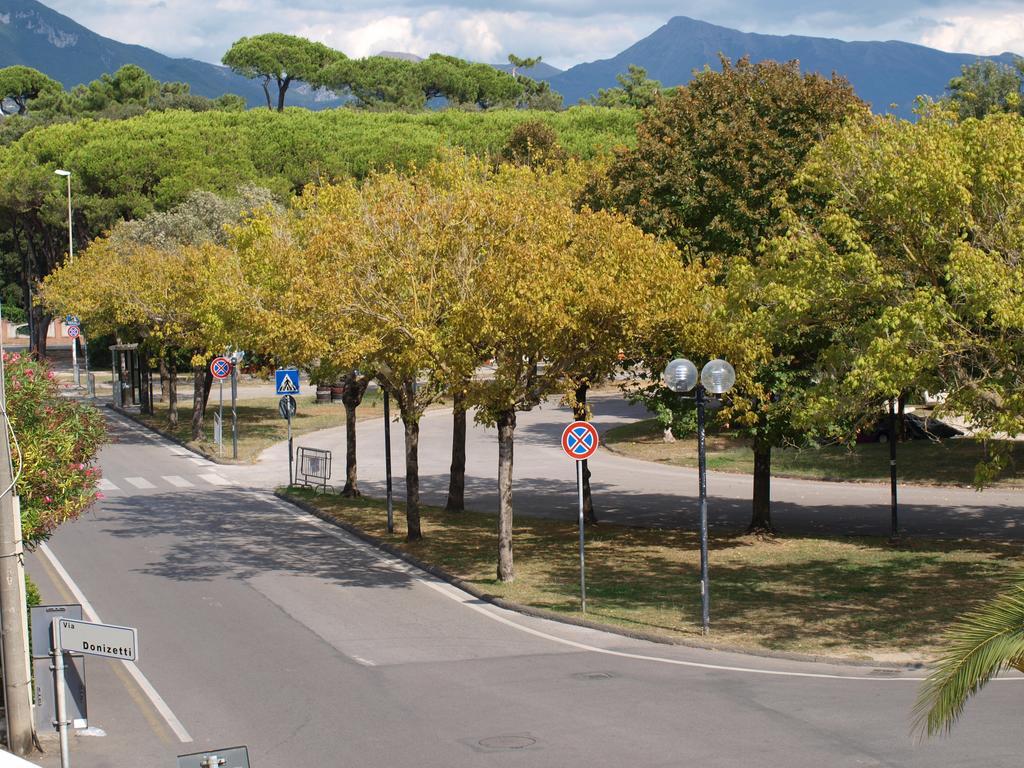 Il Pontile Holidays Apartment Marina di Pietrasanta Room photo